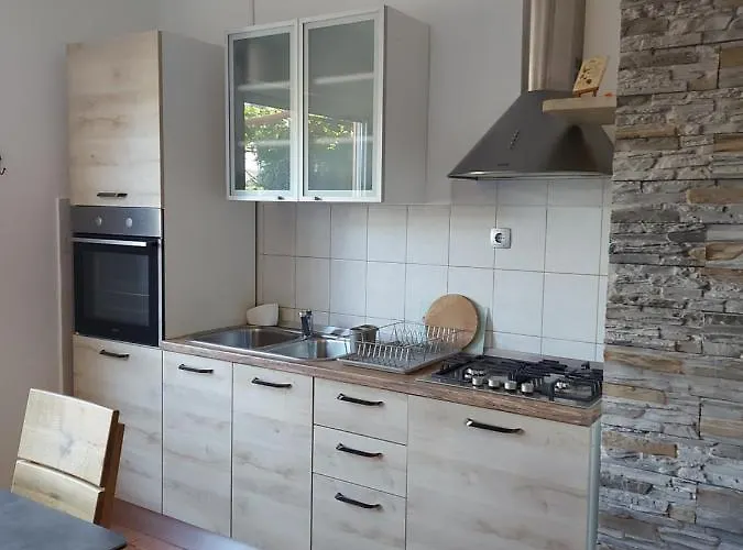 Maskarin Rab * Mundanije