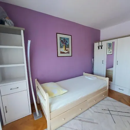 Maskarin Rab アパート