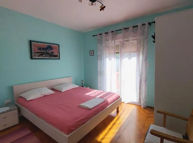 Maskarin Rab * Mundanije